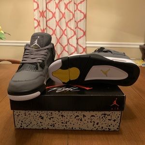 AIR JORDAN RETRO 4 (COOL GRAY)
